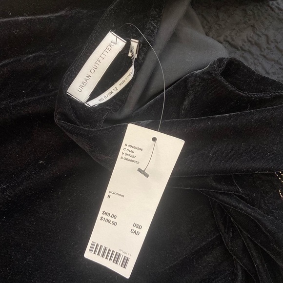 NWT velvet 90s inspired dress - Picture 4 of 4